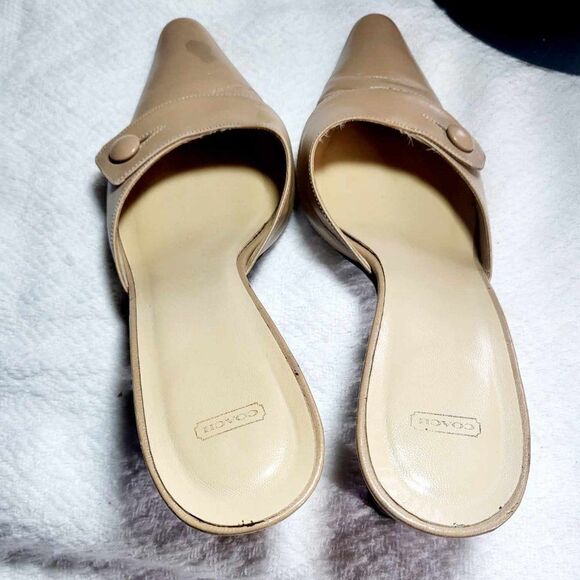 Coach Sandal Cream Size 8 lightly used. - Picture 3 of 7